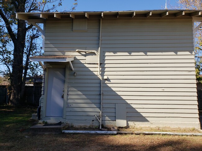 1946 Lamar Ave in Paris, TX - Building Photo - Building Photo