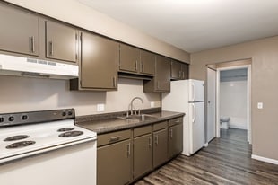 7451 Lunitas Ln in Perrysburg, OH - Building Photo