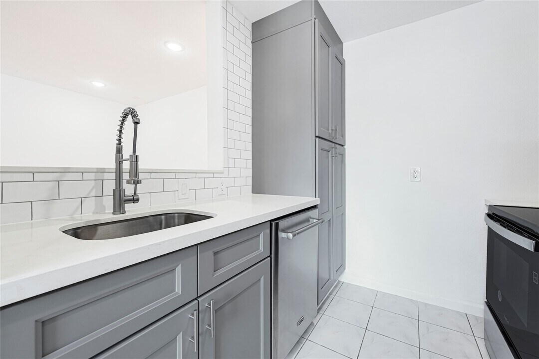 5718 Eskridge St in Houston, TX - Building Photo