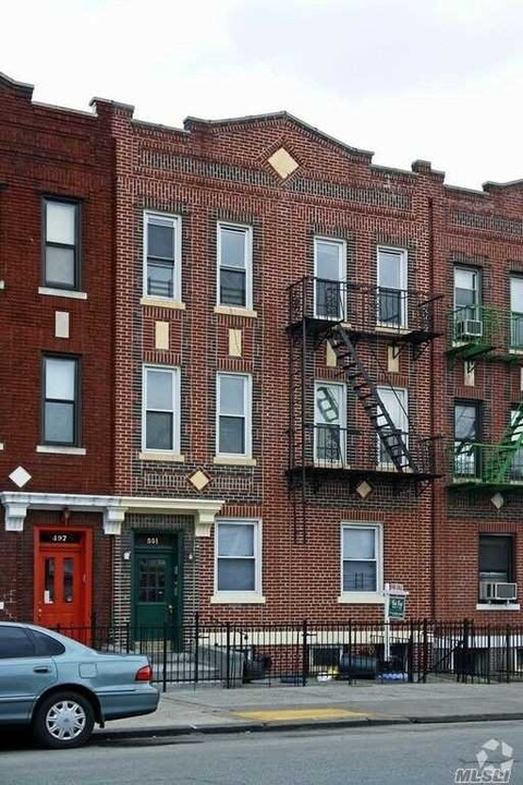 497 McDonald Ave in Brooklyn, NY - Building Photo