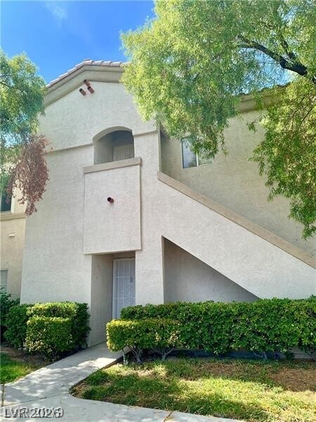 6480 Annie Oakley Dr