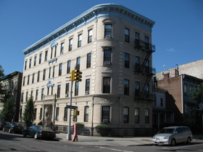 42 Patchen Ave in Brooklyn, NY - Building Photo - Building Photo
