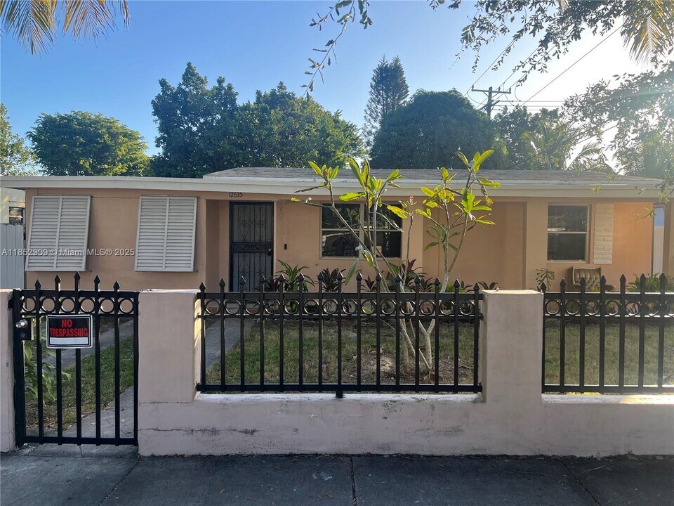12675 NW 2nd Ave in North Miami, FL - Building Photo