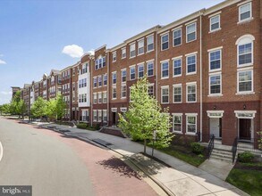 3037 Rittenhouse Cir in Fairfax, VA - Building Photo - Building Photo