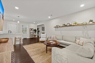 2611 N Oakridge Cir in North Charleston, SC - Building Photo - Building Photo