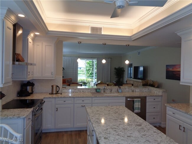 property at 6190 Reserve Cir