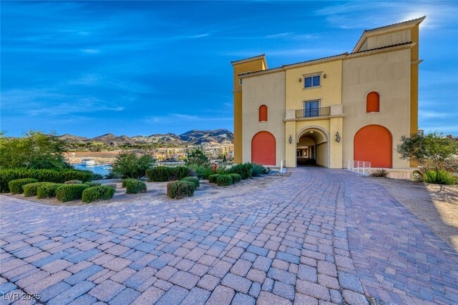 72 Bella Lago Ave in Henderson, NV - Building Photo - Building Photo