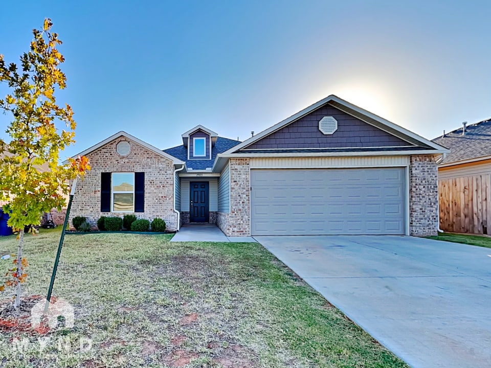 2923 Russell Rd in Chickasha, OK - Building Photo