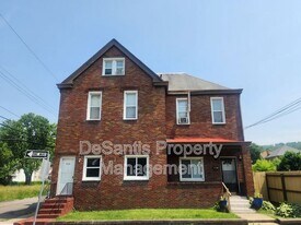 732 Idlewood Ave in Carnegie, PA - Building Photo