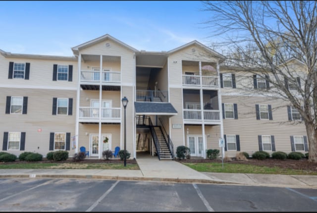 202 McKenna Cir in Greenville, SC - Foto de edificio