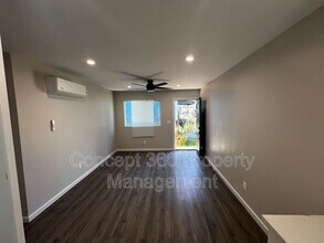 2520 E Anaheim St in Long Beach, CA - Building Photo - Building Photo