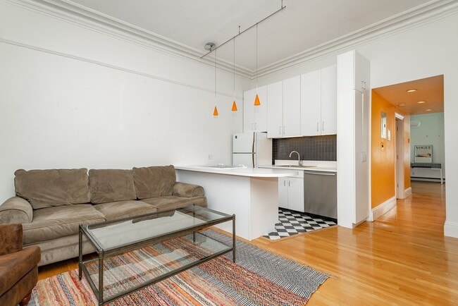 68 Chandler St, Unit 2 in Boston, MA - Foto de edificio - Building Photo