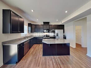 5337 Cairo Ct in Denver, NC - Foto de edificio - Building Photo