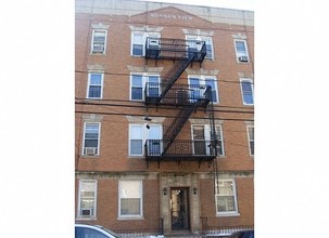 Hudson View in West New York, NJ - Building Photo - Building Photo