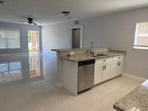 2713 NW 6th St in Pompano Beach, FL - Building Photo - Building Photo
