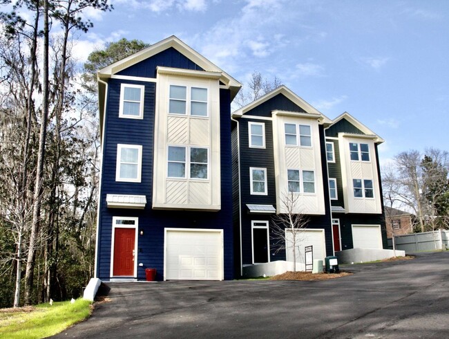 property at 1577 Metropolitan Blvd