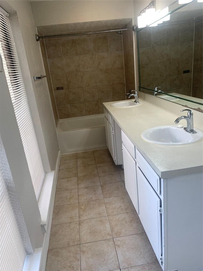 4429 W Cypress Villas Dr