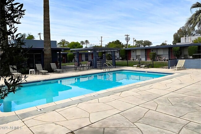 6320 N 16th St in Phoenix, AZ - Building Photo - Building Photo
