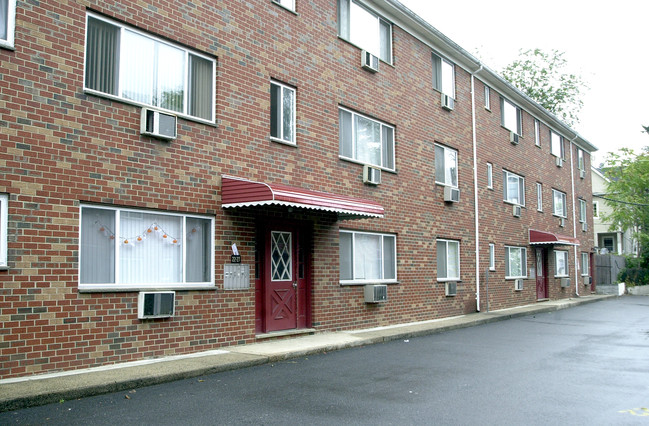 Bellcrest Apartments in Belleville, NJ - Building Photo - Building Photo