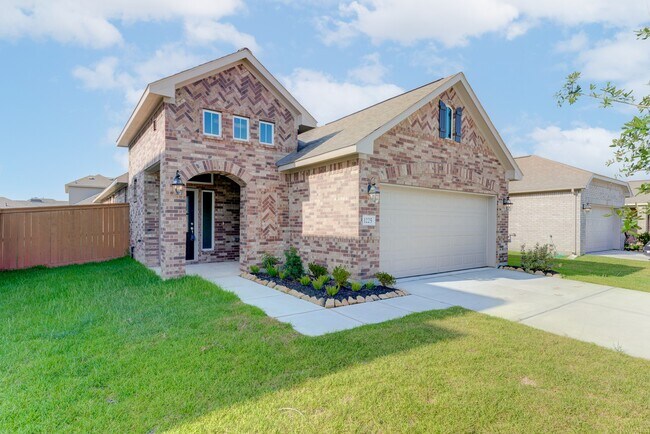 1225 Red Hills Dr in Iowa Colony, TX - Building Photo - Building Photo