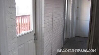 73 Thatcher St in Brookline, MA - Building Photo - Building Photo