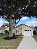 181 Cabrillo Ln in Palm Valley, FL - Building Photo