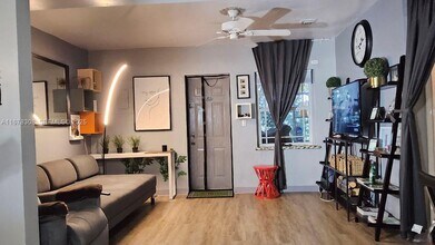 3600 S Le Jeune Rd in Miami, FL - Building Photo - Building Photo