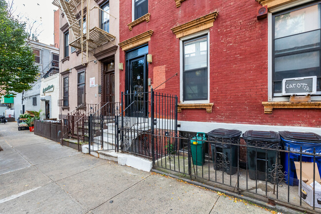 322 S 4th St in Brooklyn, NY - Building Photo - Building Photo