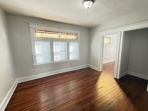 111 Smith St, Unit 1 in Bridgeport, CT - Building Photo - Building Photo