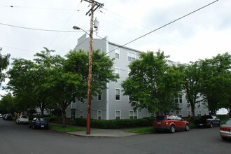 Portland Silvercrest Residence in Portland, OR - Building Photo - Building Photo