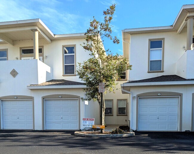 140 Devon Cir in St. Augustine, FL - Foto de edificio - Building Photo