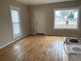 831 Vine St in Lansing, MI - Building Photo