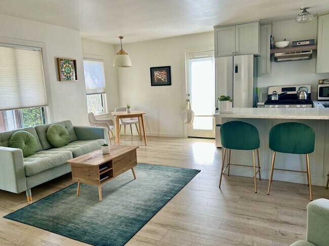 3120 1/2 Madera Ave in Los Angeles, CA - Building Photo - Building Photo