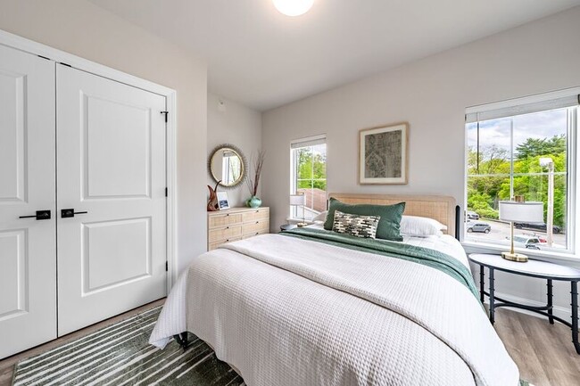 182 Excelsior Ave in Saratoga Springs, NY - Building Photo - Building Photo