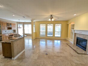 7306 Ellaview Ln in Austin, TX - Foto de edificio - Building Photo