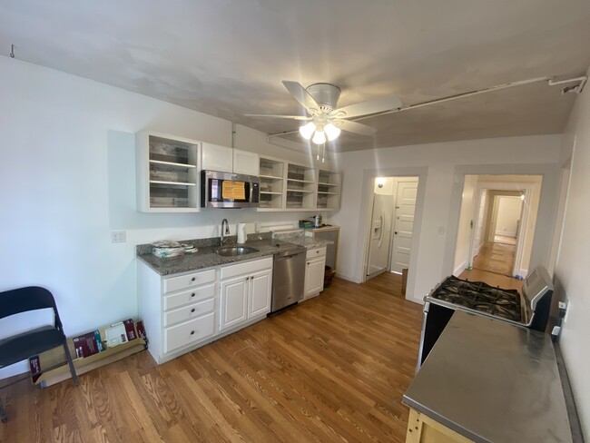 21 Fairfield St, Unit 6 in Cambridge, MA - Building Photo - Building Photo