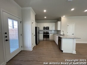 2207 Lynwood Bnd in San Antonio, TX - Building Photo - Building Photo