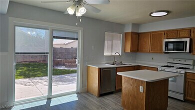 7425 Jockey Ave in Las Vegas, NV - Building Photo - Building Photo