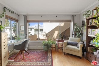 14934 Dickens St in Los Angeles, CA - Building Photo - Building Photo