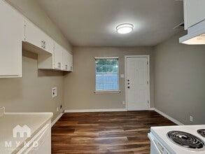 1401 Cardinal Dr in Ennis, TX - Building Photo - Building Photo