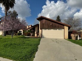 3512 Snowflake Ct in Bakersfield, CA - Building Photo