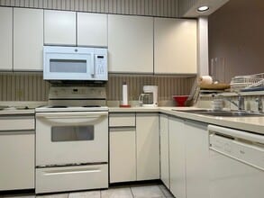 200 Colonnade Dr in Hilton Head Island, SC - Building Photo - Building Photo