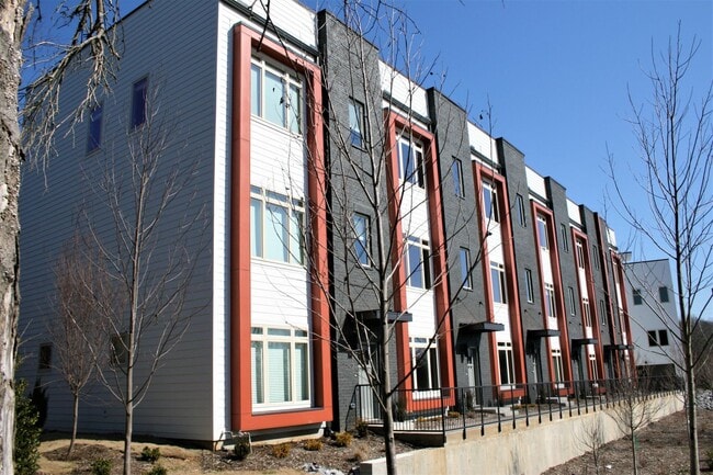 976 Youngs Ln in Nashville, TN - Building Photo - Building Photo