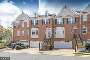 21369 Sawyer Square in Ashburn, VA - Building Photo