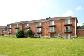 Williamsburg of Lebanon Apartments in Lebanon, OH - Building Photo - Building Photo