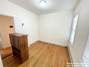 1 Folsom Ave, Unit 2 in Boston, MA - Building Photo - Building Photo