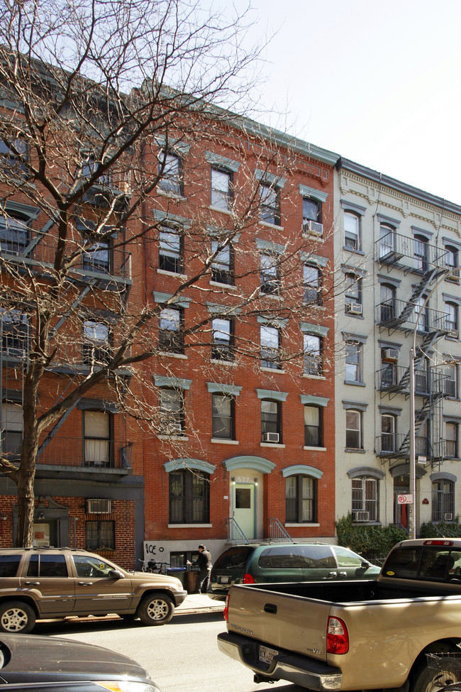 527 E 6th St in New York, NY - Foto de edificio - Building Photo