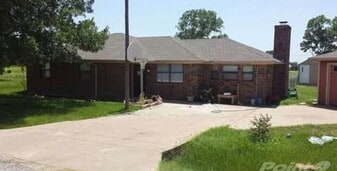 3905 Country Meadows Cir in Granbury, TX - Building Photo