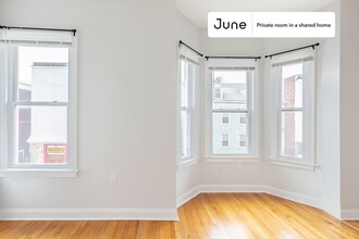 Private bedroom in 3 bed/2 bath Home in Boston, MA - Building Photo - Building Photo