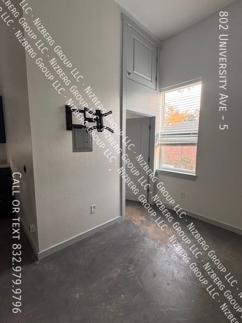 802 University Ave in Huntsville, TX - Foto de edificio - Building Photo